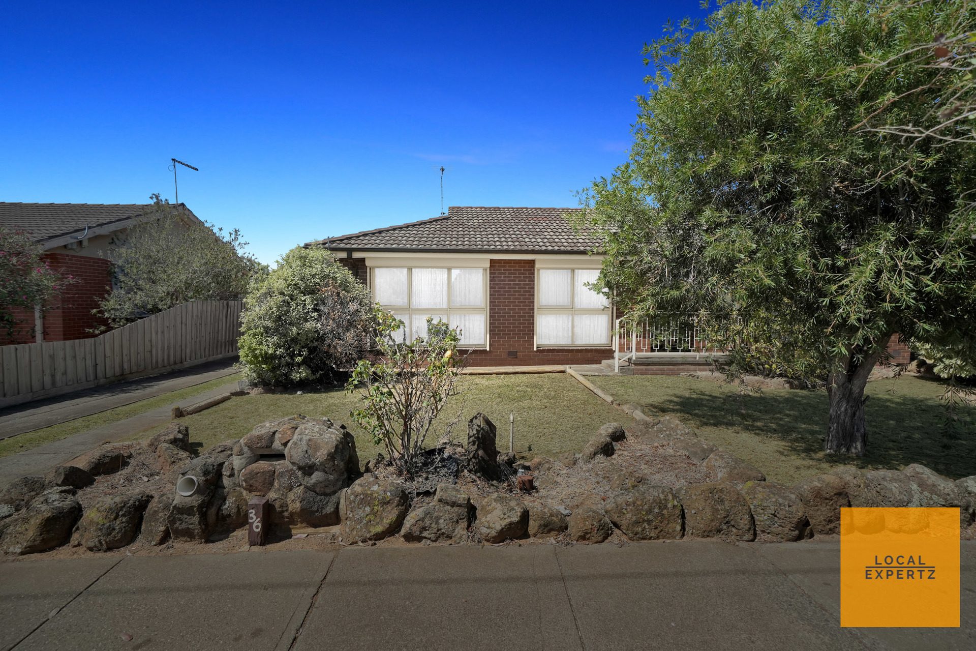 36 Coburns Road, Melton South, VIC — photo 1