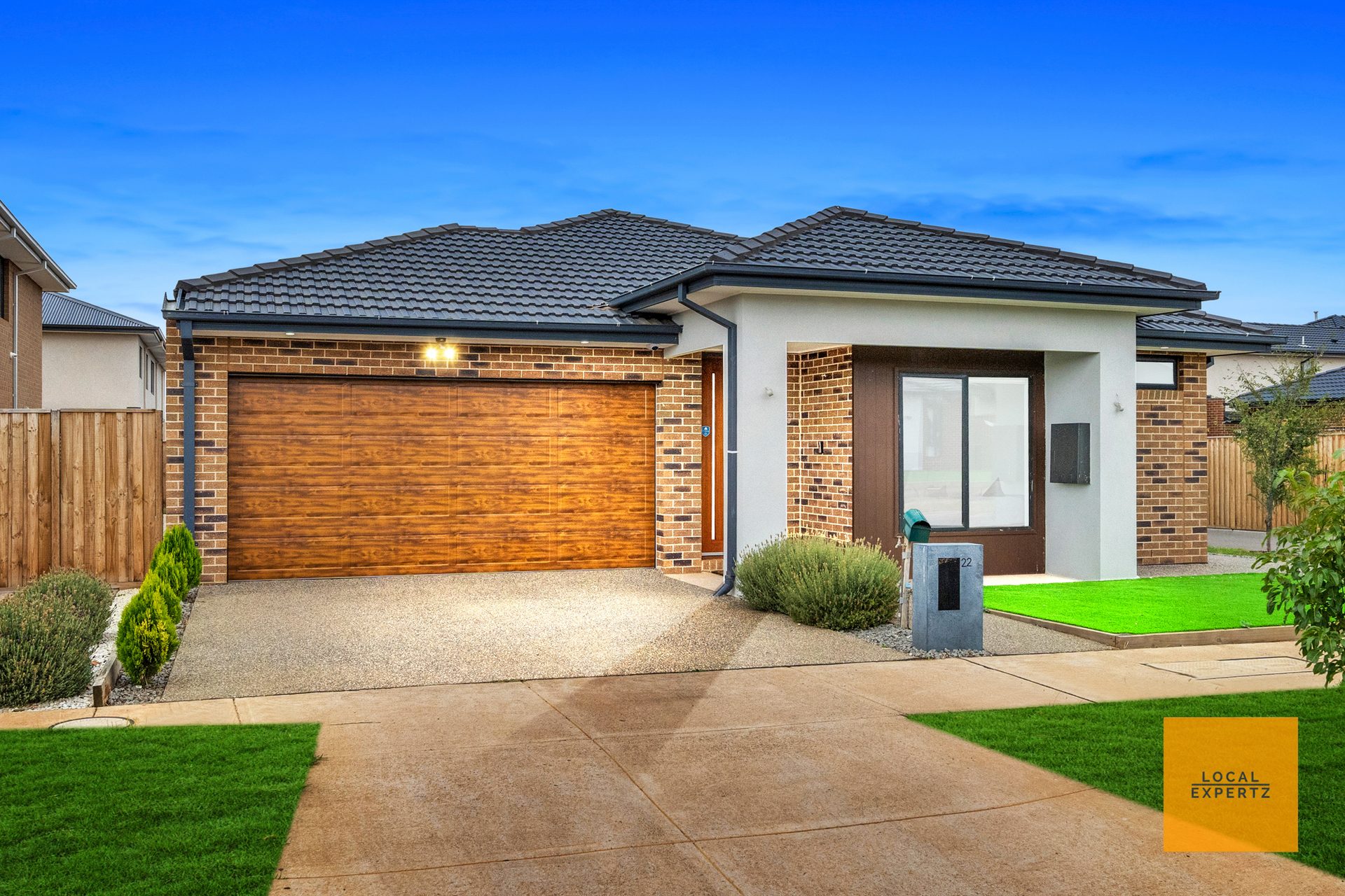 22 Kyah Street, Fraser Rise, VIC — photo 1