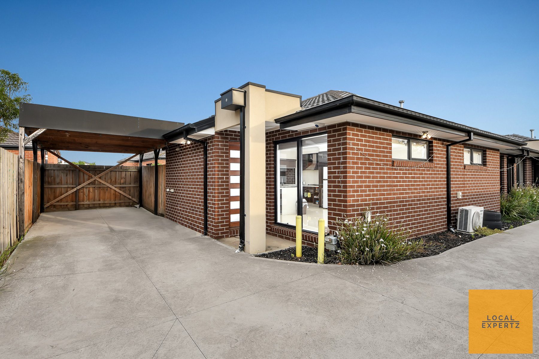 2/27 Ruth Street, St Albans, VIC — photo 1