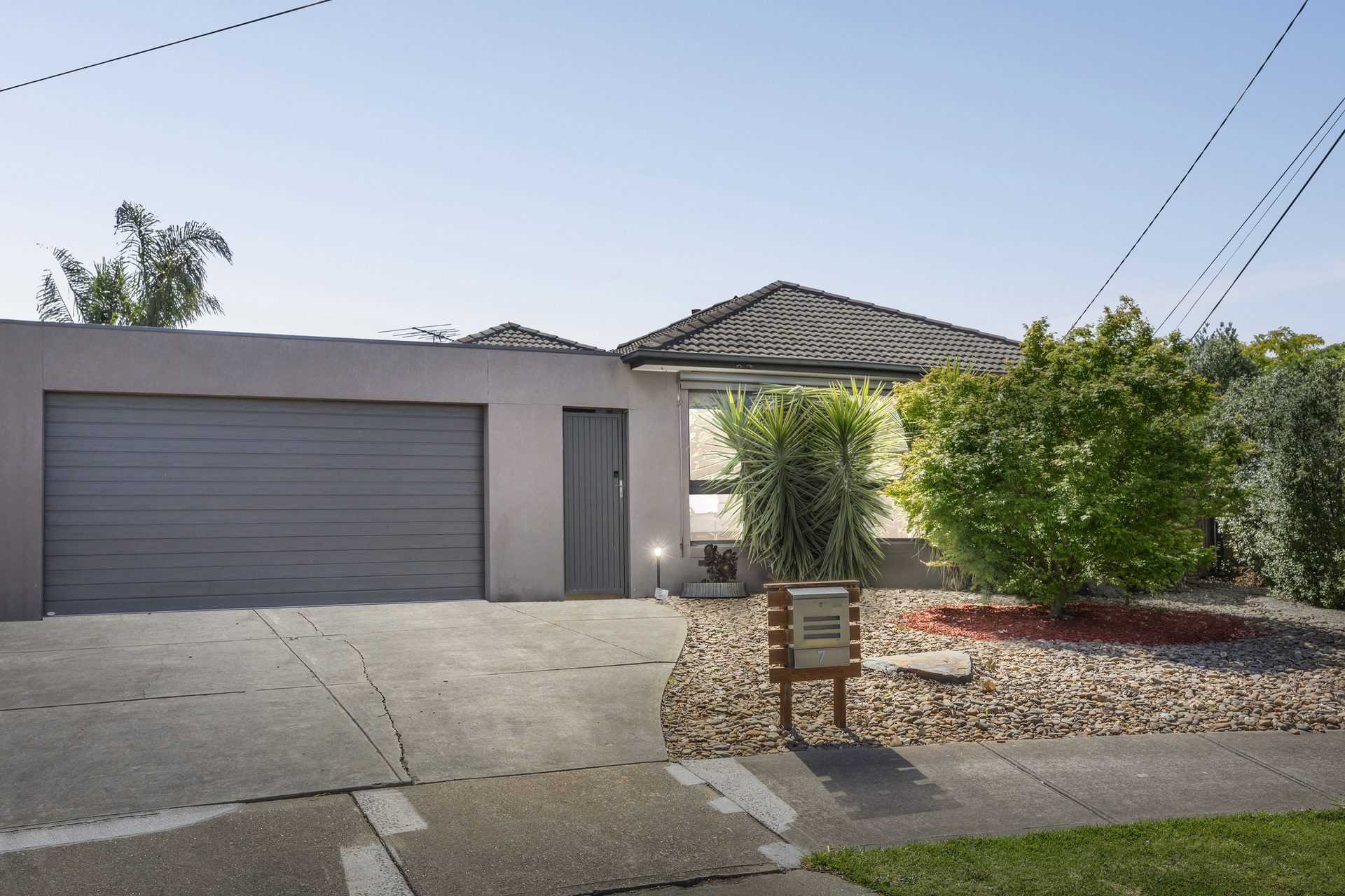 7 Samari Close, Keilor, VIC — photo 1
