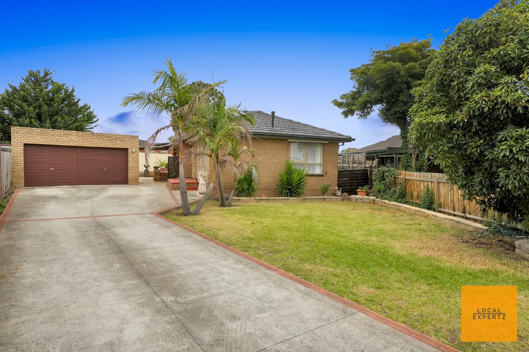 10 Kyora Court, Melton, VIC — photo 1