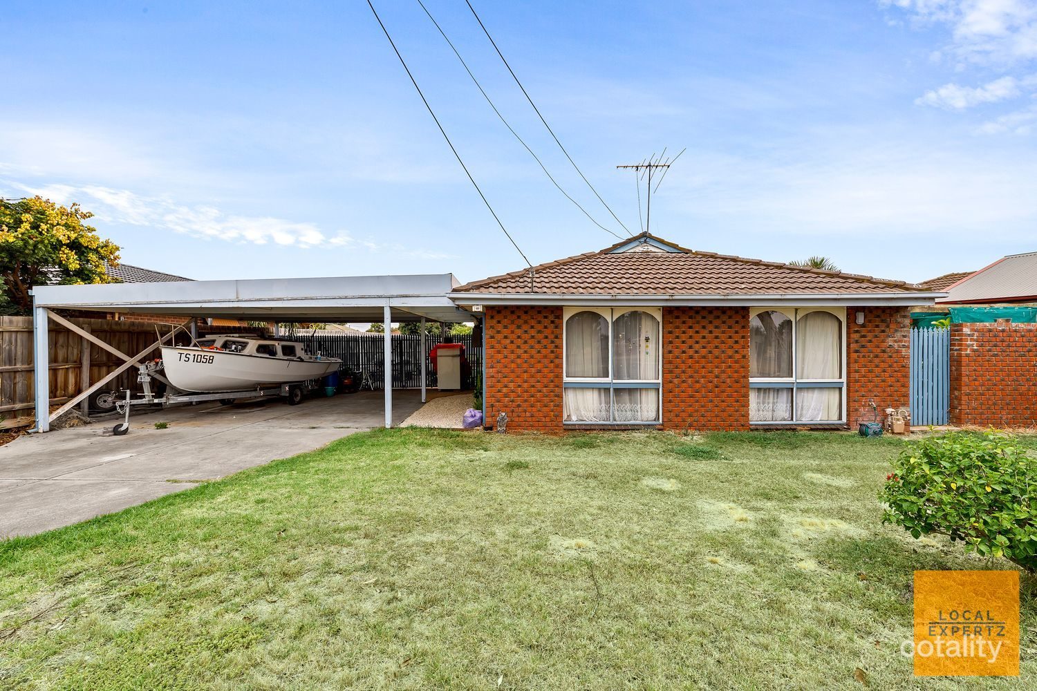 70 Hume Avenue, Melton South, VIC — photo 1