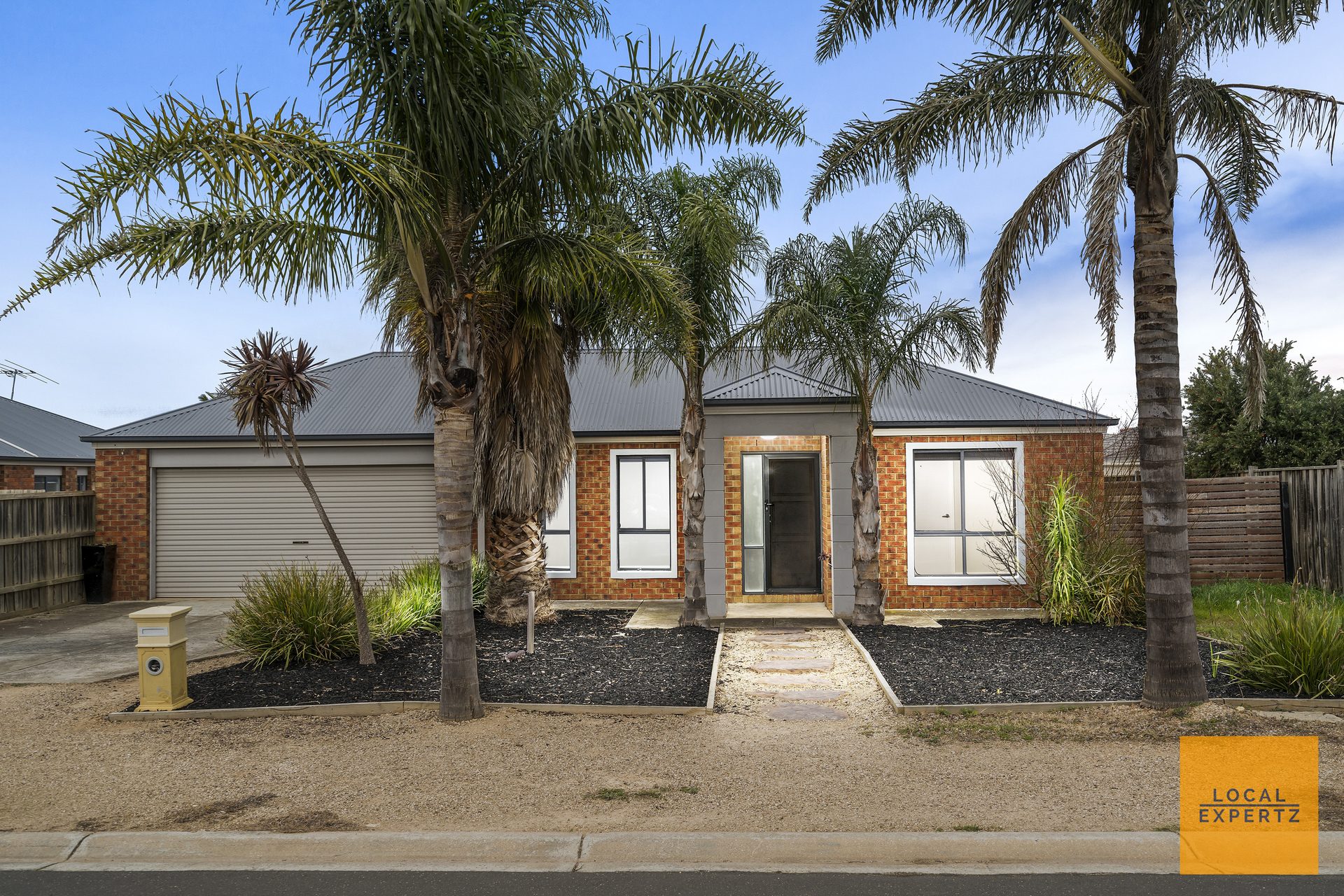 13 Rosemont Rise, Harkness, VIC — photo 1