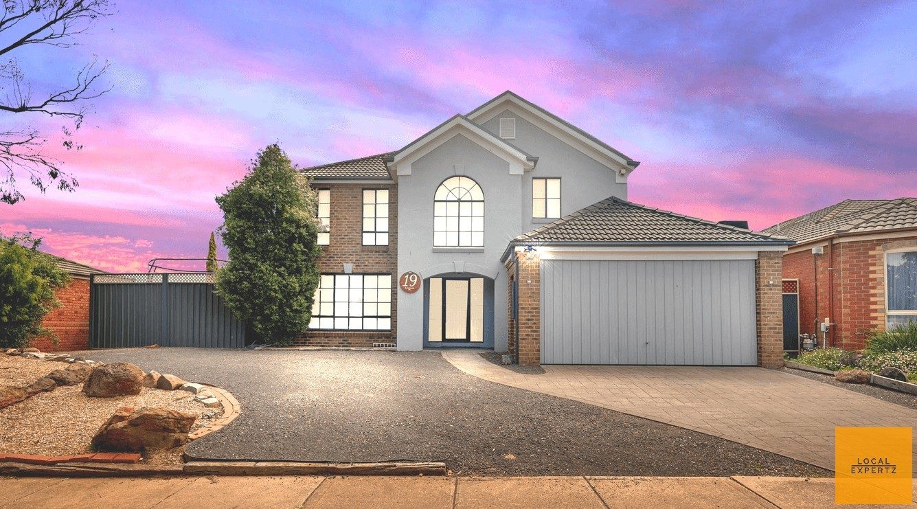 19 Gleneagles Drive, Melton West, VIC — photo 1