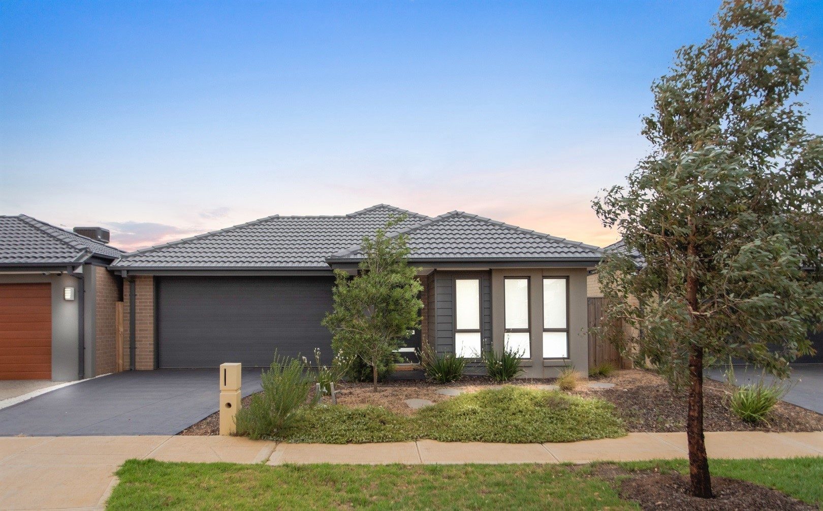12 Thurston Avenue, Tarneit, VIC — photo 1
