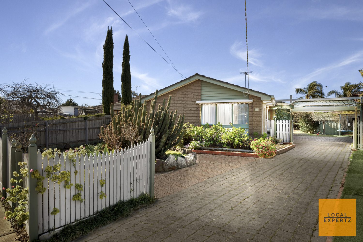 21 Francis Street, Melton South, VIC — photo 1
