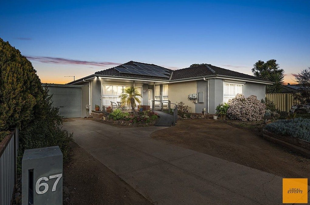 67 Argyll Circuit, Melton West, VIC — photo 1